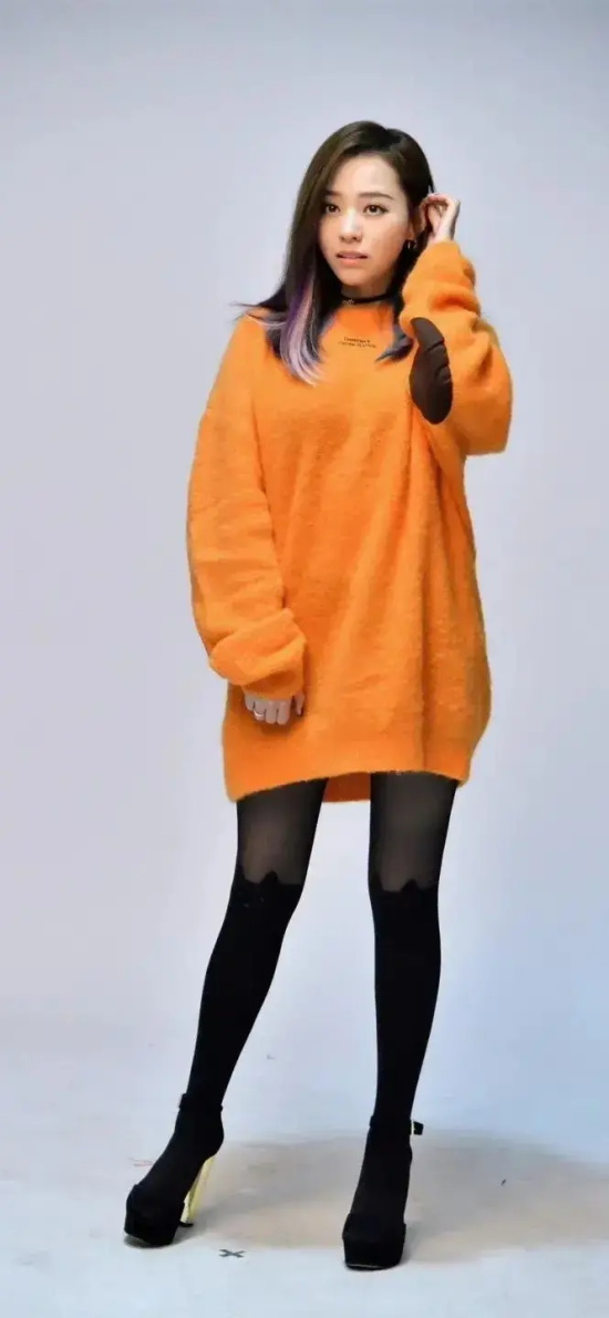 张靓颖妆容精致唯美高清写真，身材和颜值实力担当