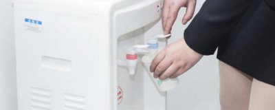 ​饮水机的吸水管怎么清洗干净 饮水机的出水管怎么清洗