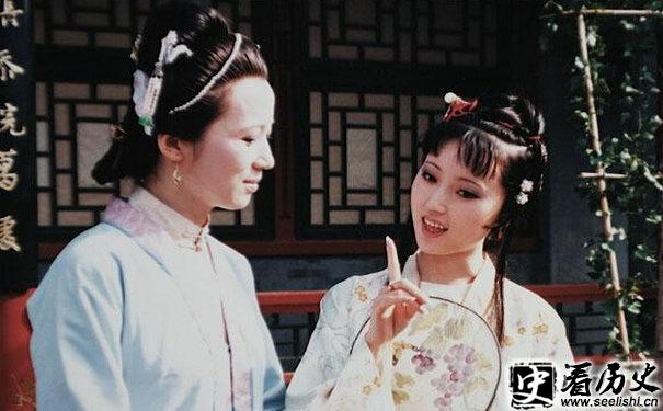 李纨和黛玉剧照