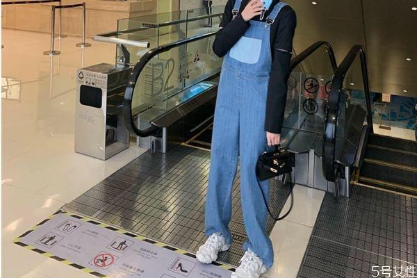 背带裤扣子坏了小妙招 背带裤怎样搭配鞋子