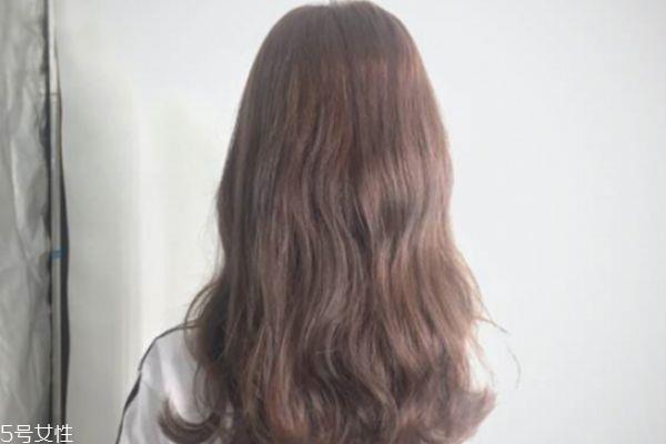 蜜茶棕是什么颜色 暖色系发色图片