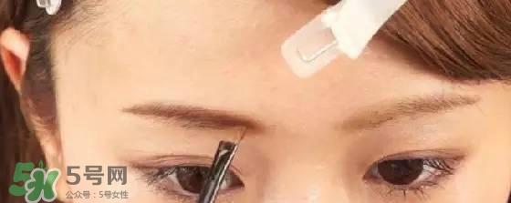 液体眉笔怎么用？液体眉笔使用方法