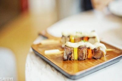 ​低碳水饮食应该怎么吃 低碳水饮食不适合长期减肥