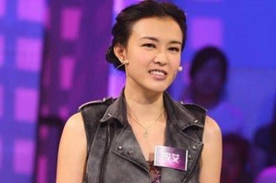 ​主持人李艾个人资料简介 男友张徐宁向她求婚成功