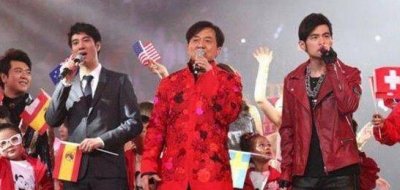 ​成龙60大寿257位明星到场，而周润发60大寿却是这番景象