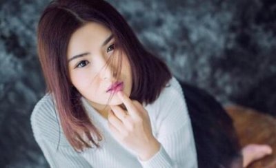 ​女朋友家里给她相亲，催她与我分手了怎么办？
