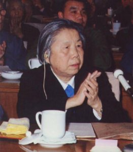 ​1992年邓颖超病逝时，留下两份遗嘱，为何其中一份无人敢执行？