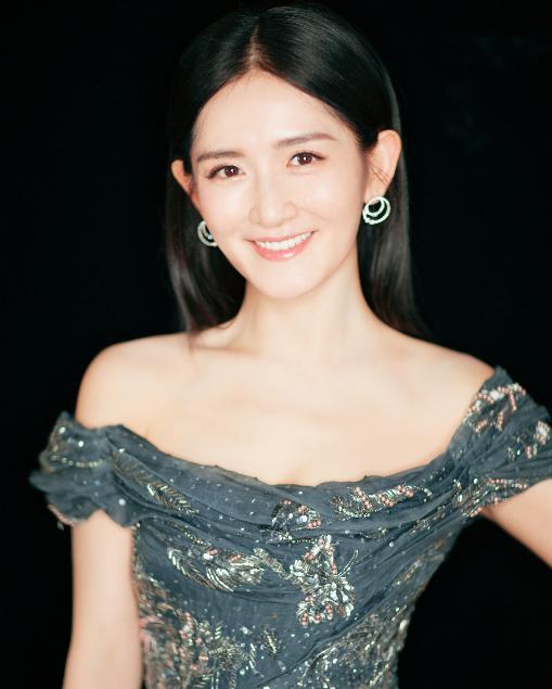 二人性格、台风迥异，何炅为什么那么维护谢娜而不是吴昕？