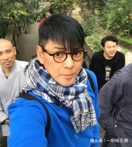 ​他曾被誉为第一帅男，却抛弃原配三次离婚，如今靠卖茶叶为生