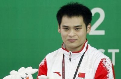 ​31岁双冠王弃中国籍，如今国外打临时工，只为养家糊口