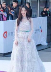 ​鞠婧祎早期活动照片，古装造型太“唯美”，不愧4000年女神！