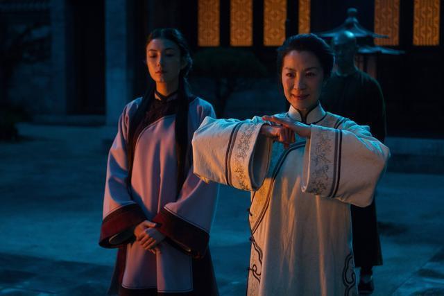 她是杨紫琼徒弟，有着“高级身材国际脸”，被称作是下一个章子怡