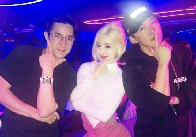 同为成龙子女，吴卓林流落街头居无定所，房祖名夜店玩乐美女环绕