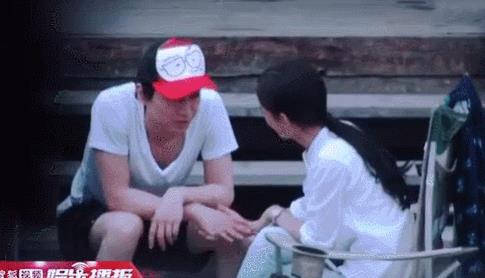 陈晓跟赵丽颖真的在一起过吗？看看这张动图吧