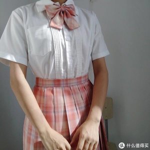 ​出门玩的时候褶裙穿搭推荐！