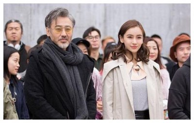 ​杨颖工作室辟谣，拍戏没缺席，助理只有一个，打脸宁静“抠图论”