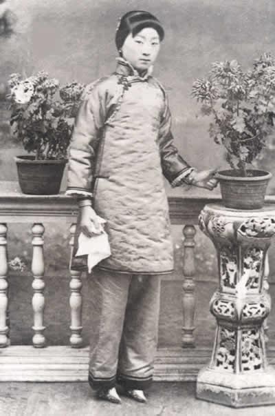 三寸金莲”每一张都惊心