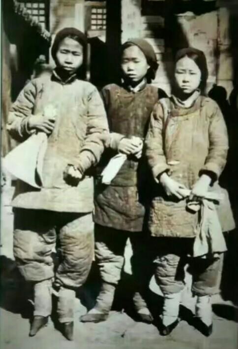 三寸金莲”每一张都惊心