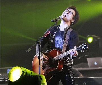 ​52岁的摇滚巨星汪峰,人设崩塌,再曝疑似婚内出轨!