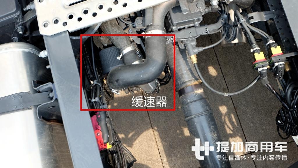 网友说这才是卡车，国内目前能买到的斯堪尼亚最新款卡车实拍