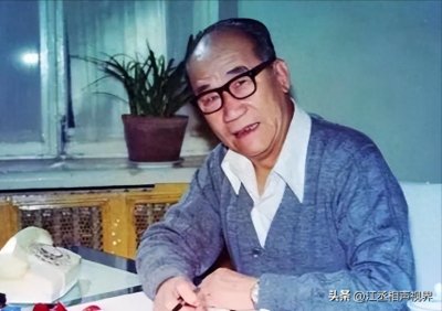 ​侯宝林爱帮他人，帮马增蕙家找房，借赵连甲钱，观众说这才是大师