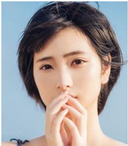 ​13款中学生短头发造型，最近流行的女生短发！
