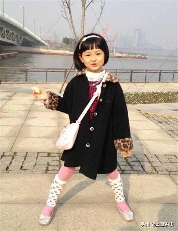 《城南旧事》的“英子”沈洁，人到中年了还是十岁时的笑容