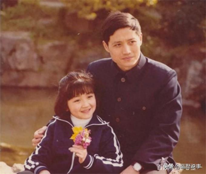 《城南旧事》的“英子”沈洁，人到中年了还是十岁时的笑容
