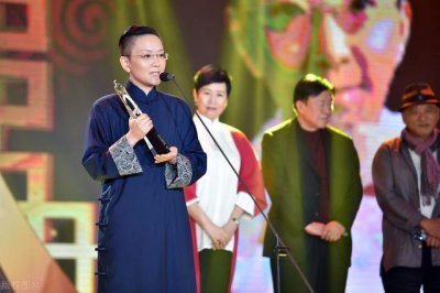 ​王珮瑜42岁依然未婚，京剧女演员未婚者多多，女也怕入错行
