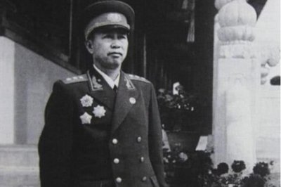 ​1955年授衔结束后，刘亚楼对一位部下道歉说：是我害了你啊