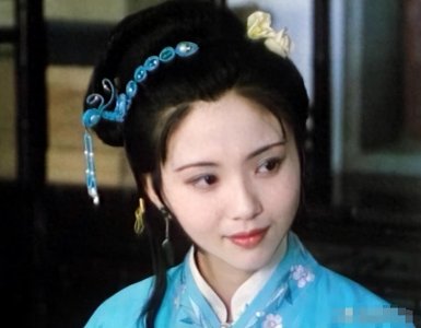 ​好山好水出美人，5位江南古典美女，肤如凝脂，一个赛一个漂亮