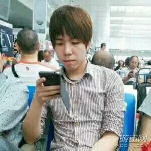 ​从辍学到月入百万 LOL解说“小漠”是如何成功的？