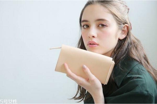 约会女生要不要买单 女生主动买单说明没戏吗