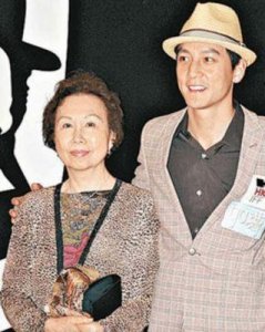 ​吴彦祖透露70岁岳父去世：奋斗一生逆袭成总裁，未退休尽享晚年