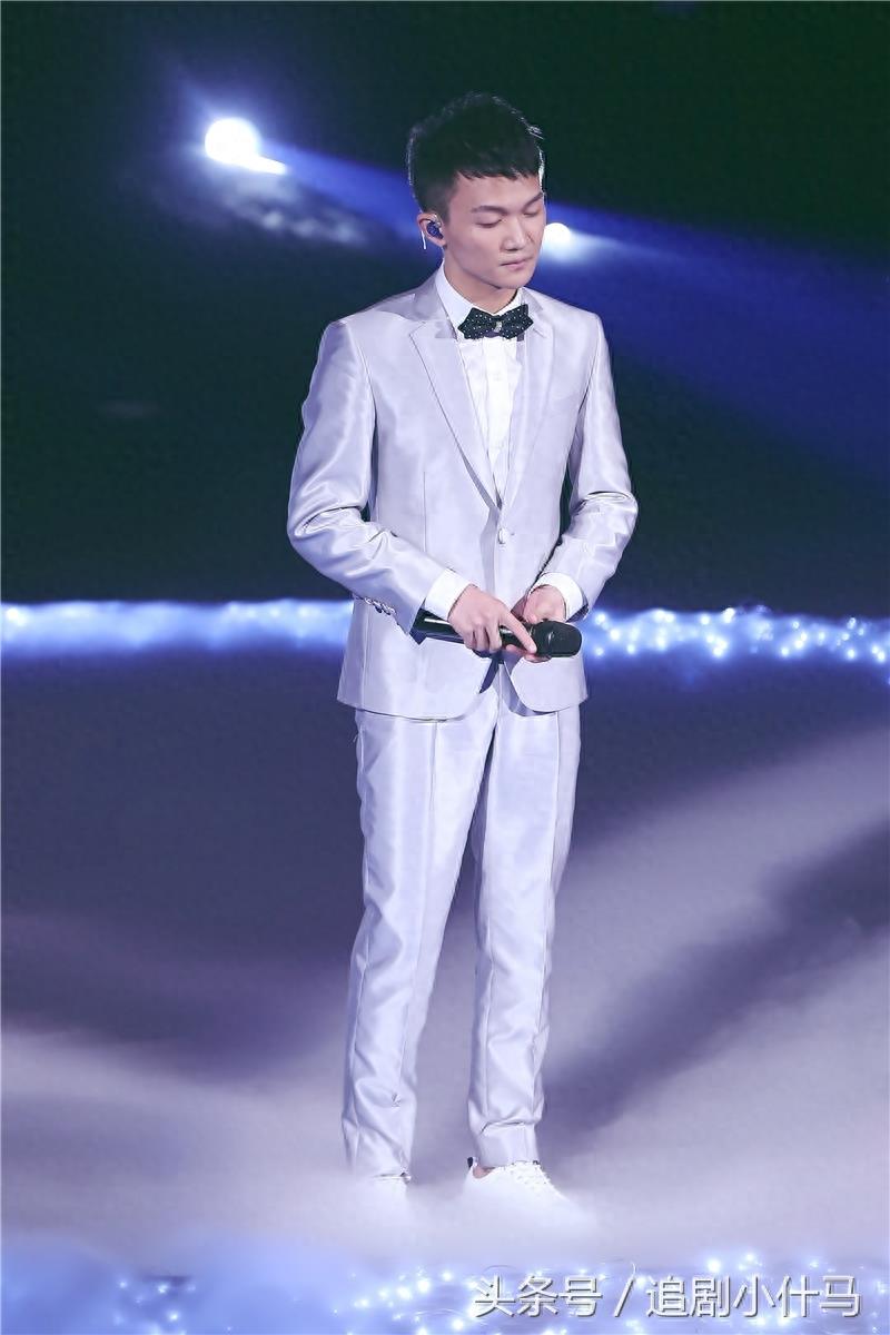 周深助郭沁夺小组赛冠军 唯美合作《大鱼》