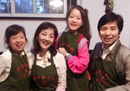 44岁牛莉在娱乐圈零绯闻，老公背景雄厚恩爱20年，女儿很霸气