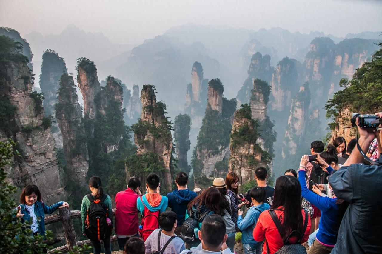 张家界位于湖南西北部，是中国最重要的旅游城市之一