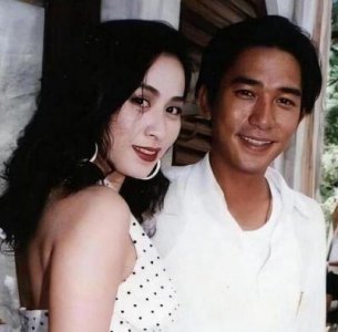 ​白龙王：港圈神明，梁朝伟拜他为干爹，却从未与刘嘉玲相见