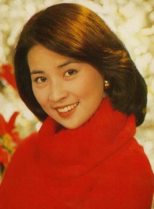 林凤娇个人资料写真作品