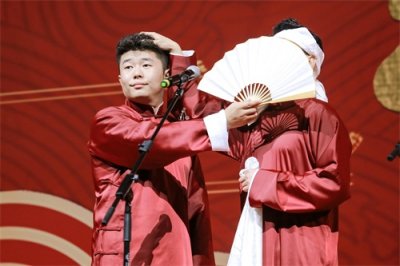 ​孟鹤堂玫瑰园长跪不起，孟鹤堂疼得站不住
