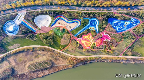 五彩斑斓绿水环绕 西安沣东湿地公园景色如画