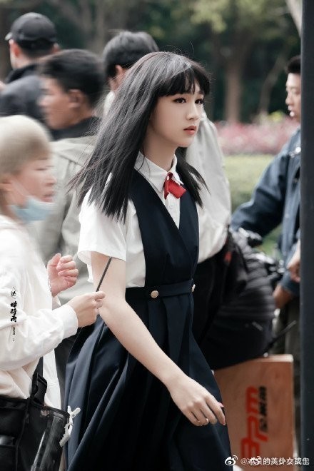 荣梓杉 美甲