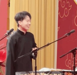 ​回归相声舞台不容易哇！郭麒麟终于穿大褂了