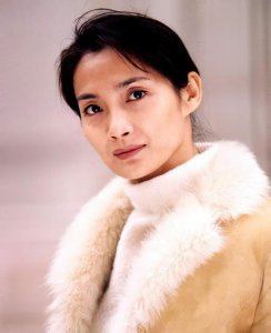 ​演员李婷个人资料简介：隐瞒病情独自抗癌9年，葬礼上前夫张子健泣不成声