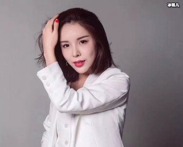 ​小曼个人资料被扒，原来这首歌是她唱的