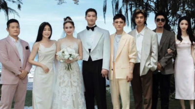 ​潘玮柏携娇妻参加窦骁何超莲婚礼 并唱了快乐崇拜