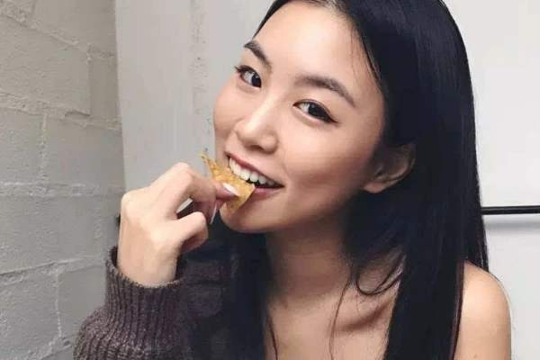 高以翔的女朋友是谁？曝高以翔女友bella图片资料两人已相恋四年