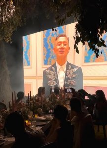 ​张学友为窦骁何超莲录制婚礼VCR 何超欣转发祝福