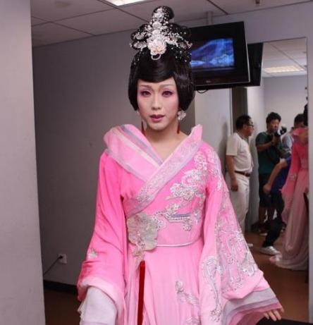 李玉刚出家了是真的吗（李玉刚修禅只为沉淀自己）