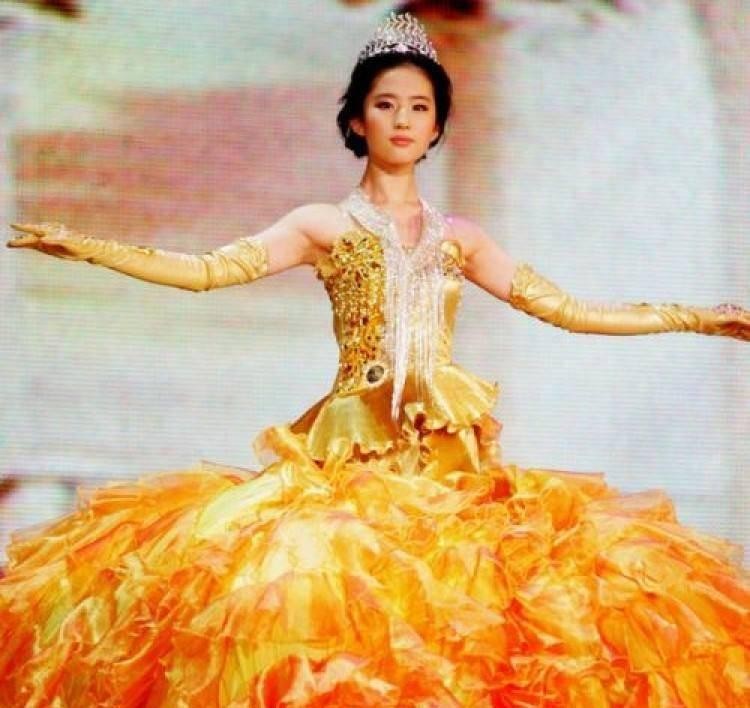 唐嫣成为金鹰女神（七届金鹰女神大PK）